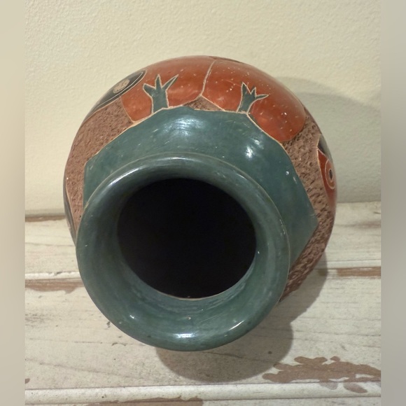 Central America Pottery Vase with Relief Carving of Parrot, Butterfly and Leaves - Picture 5 of 8
